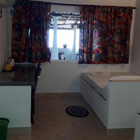 Anicia Beach House Негомбо Екстер'єр фото