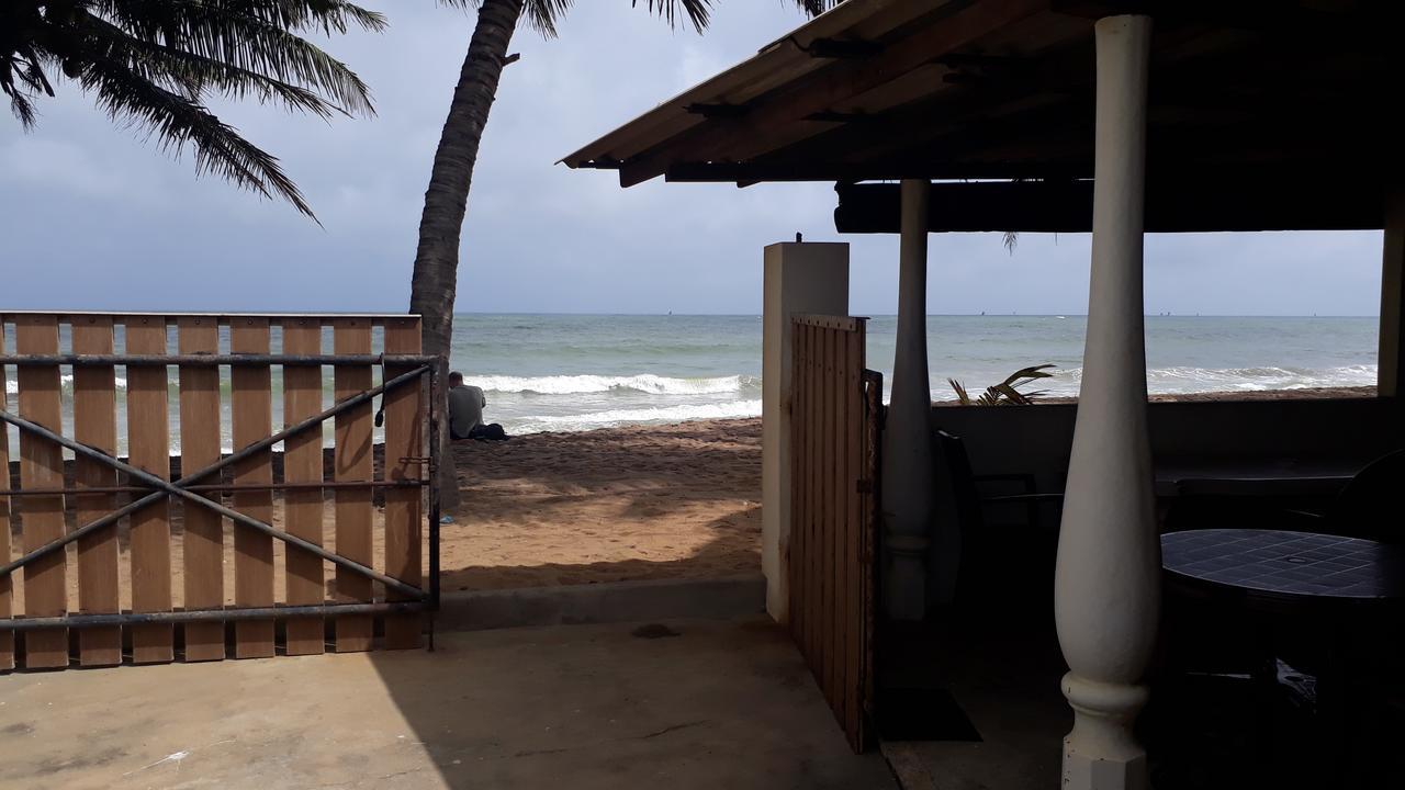 Anicia Beach House Негомбо Екстер'єр фото