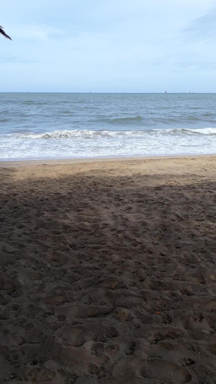 Anicia Beach House Негомбо Екстер'єр фото