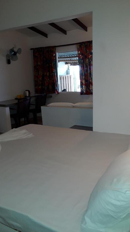 Anicia Beach House Негомбо Екстер'єр фото