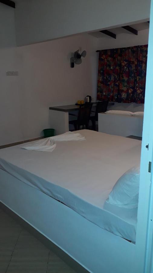 Anicia Beach House Негомбо Екстер'єр фото